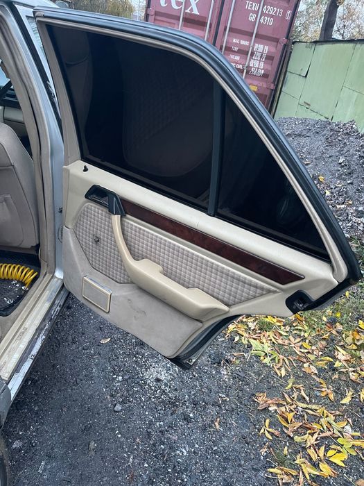 Mercedes Benz 124 E220