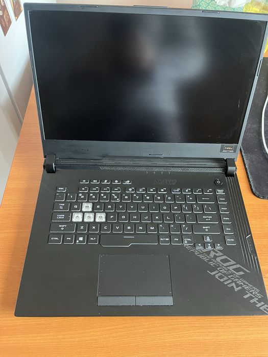 Vând laptop ASUS ROG STRIX G512LI
