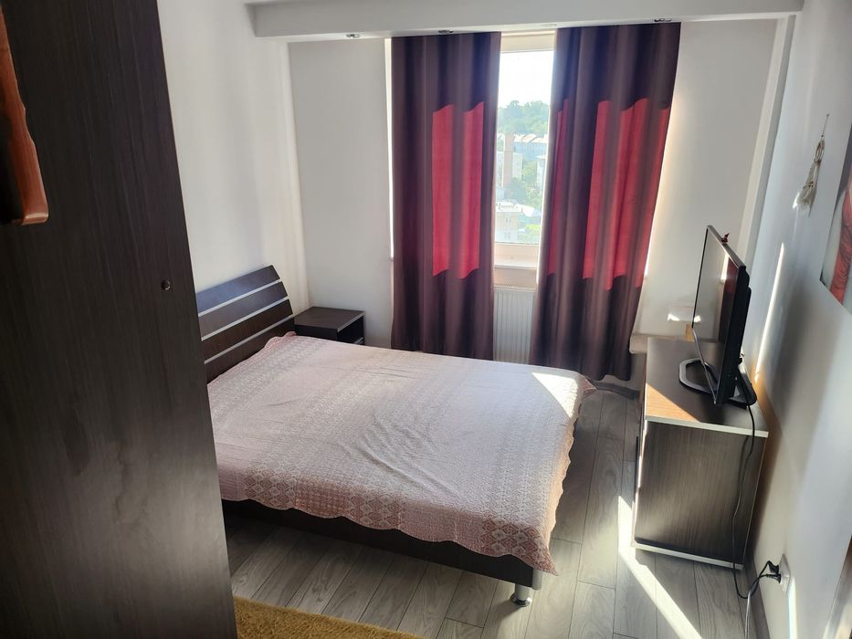 Vând ap. 3 camere central