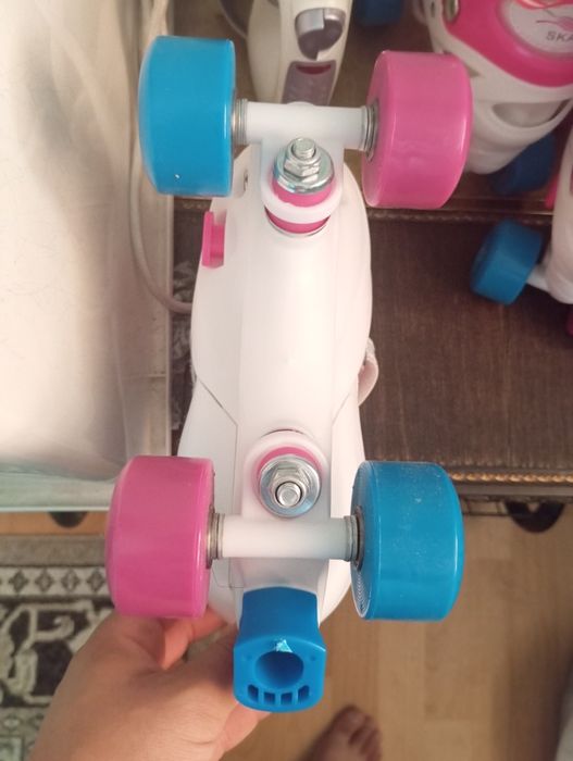 Продается Роликовые коньки