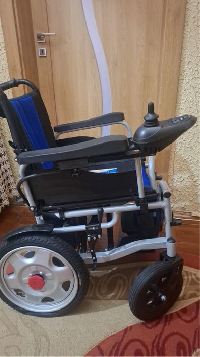 Scaun electric pt persoane cu dizabilități handicap (ca nou)