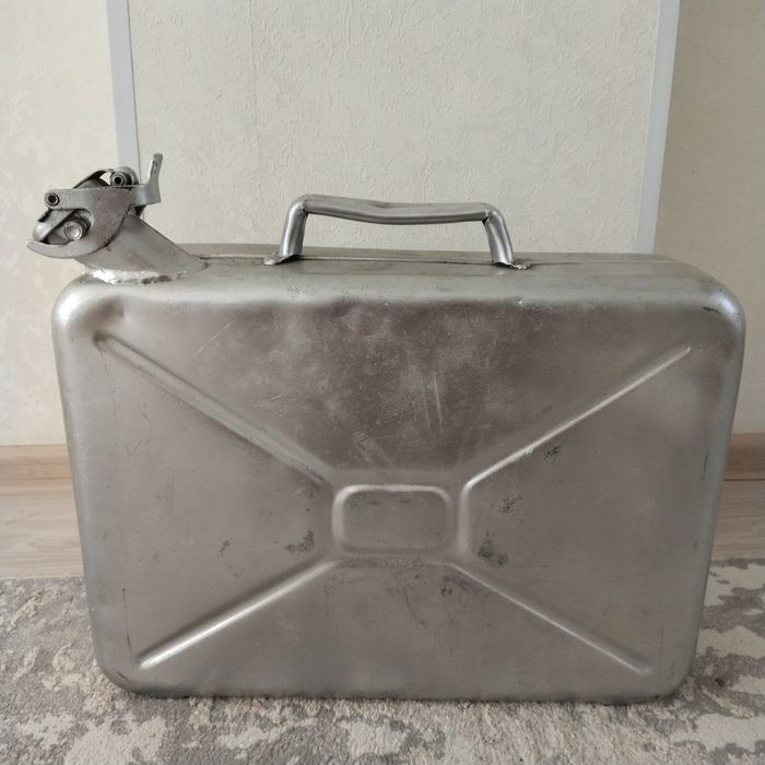 Продам советскую алюминивую канистру 20литров