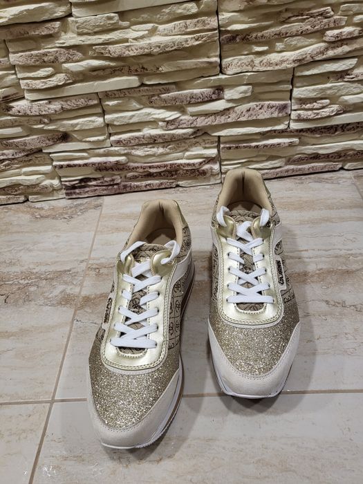 Оригинални Дамски Обувки GUESS 41 номер