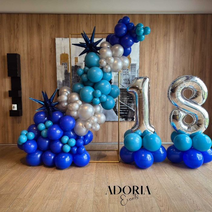 Decor tematic cu baloane pentru evenimente