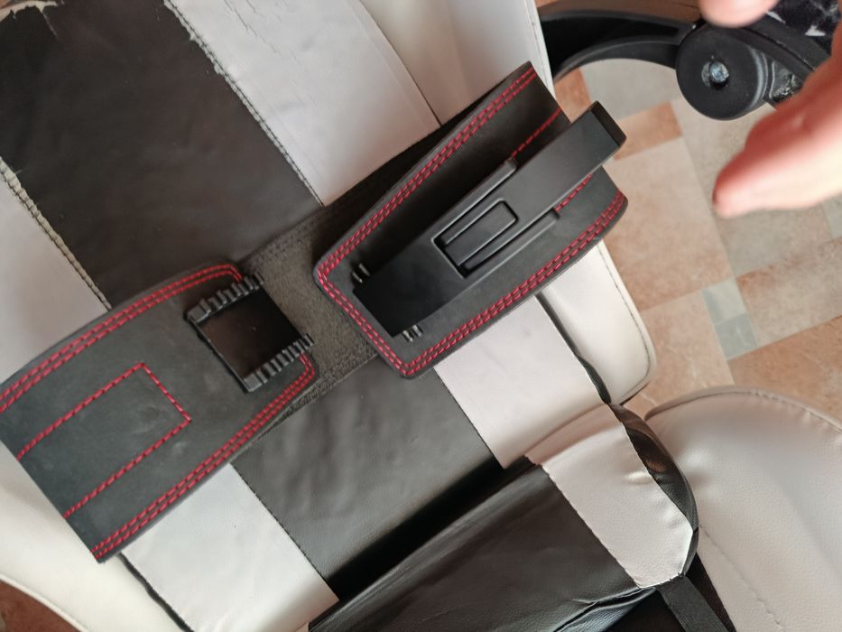 Пояс для пауэрлифтинга с карабином