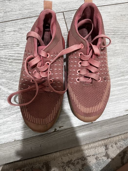 33-35-37 размер  аяқ киімдер тегін беріледі.