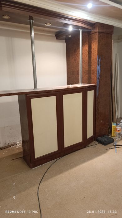 Срочний продам  бар идеалний состаяния