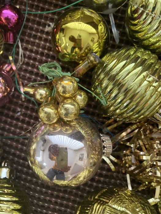 80 Globuri si ornamente pentru pomul de Craciun