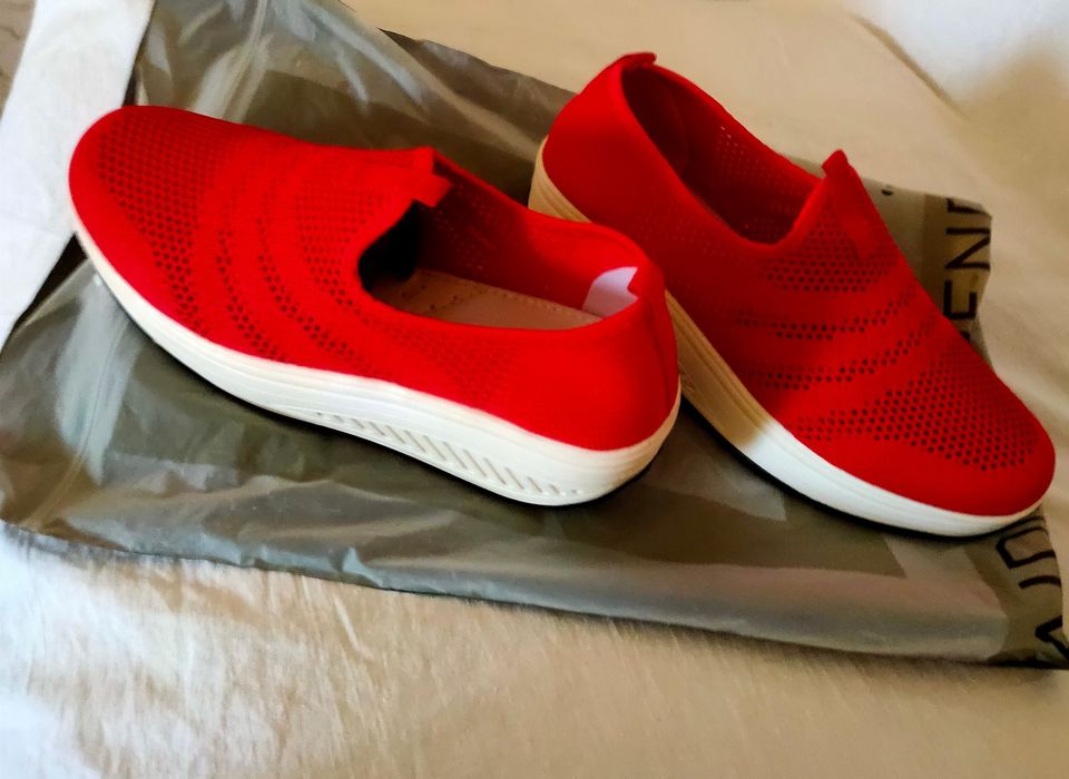 Продаются туфли женские