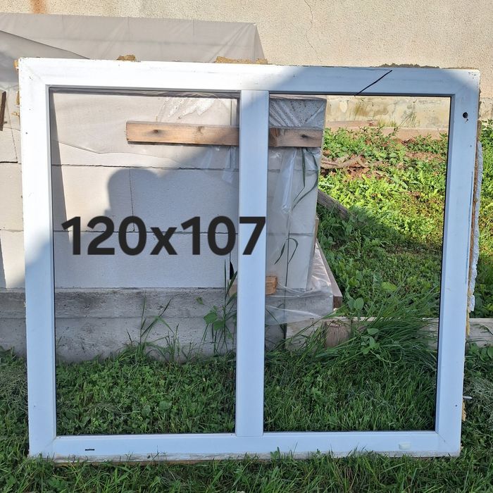 Vând termopane cu plase și uși de lemn!