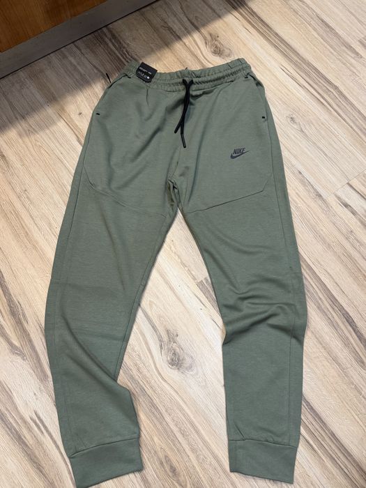 Мъжко ново спортно долнище Nike - Dri-Fit,зелено! Lн