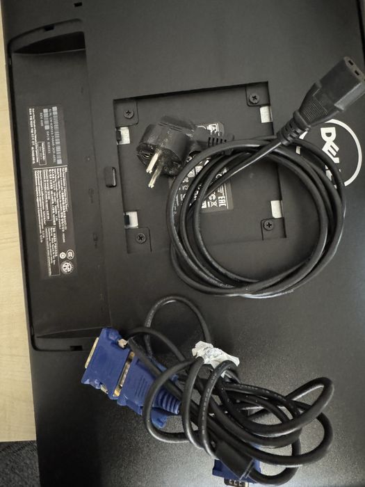 Монитор на Dell - 22 инчов