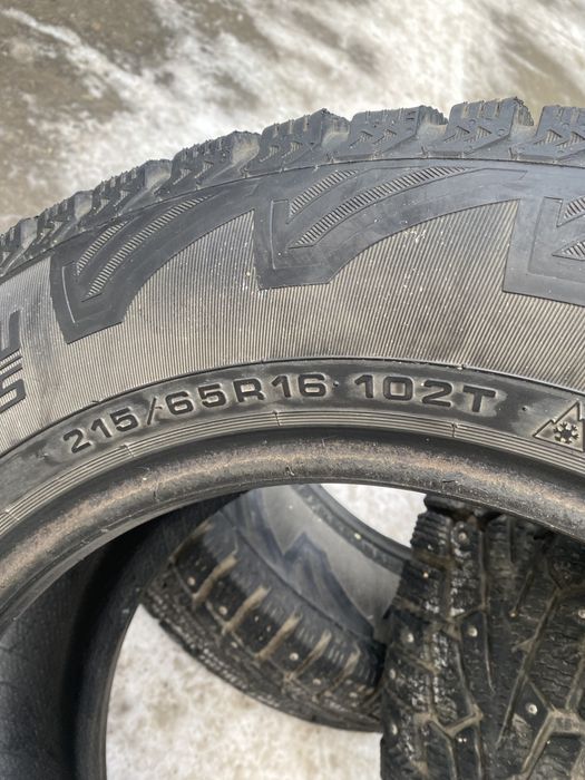 Шины б/у шипованые зима