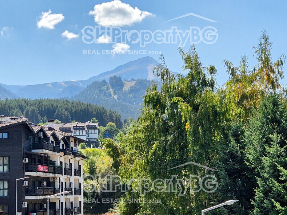 Двустаен апартамент с паркомясто и добра локация в Банско!