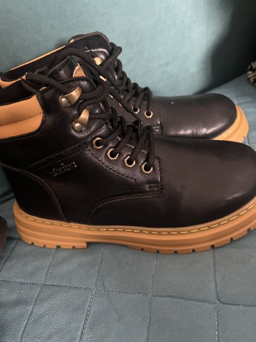 Новый не разу не одевали размер 22-37