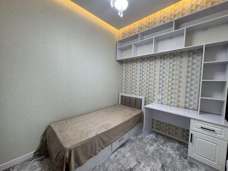 Красный дом 8этаж 3х комнатная квартира