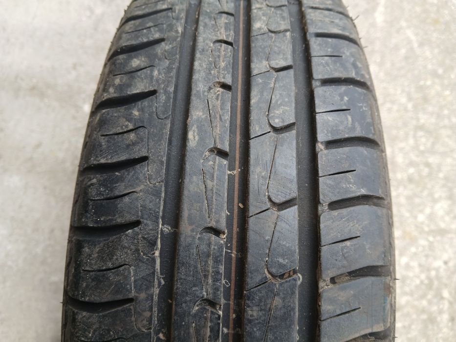 Летни гуми 14цола Dunlop 165/70/15-7мм-грайфер