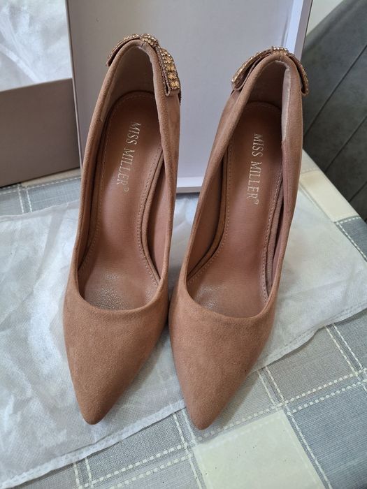 Аеллар туфлиси сотилади