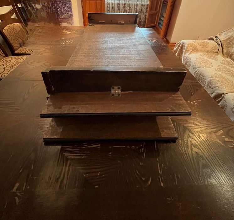 Стол раздвижной,  делается большим