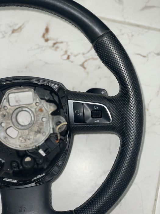 Свален от Audi A4 b8 с пера