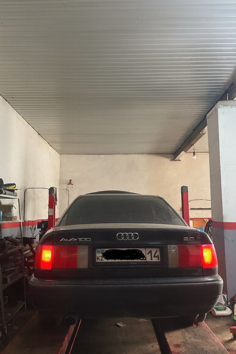 Ауди 100 c4 2.0.