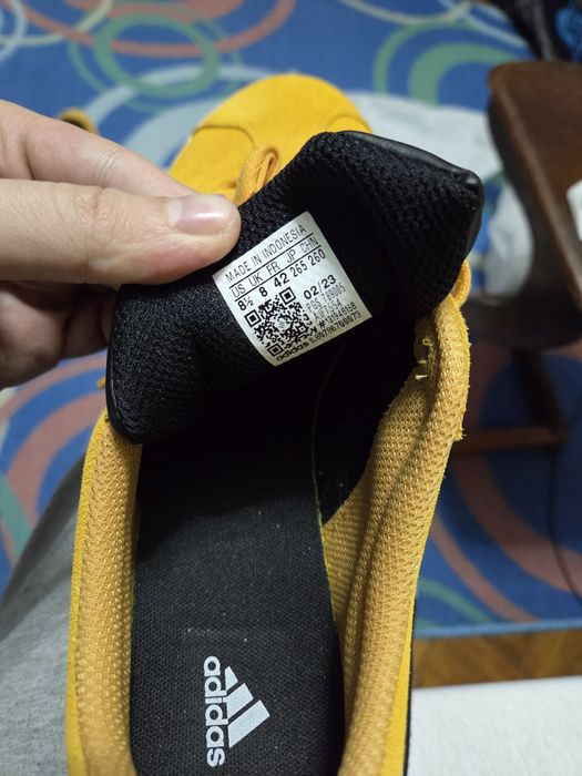 Маратонки Adidas 42 (нови)