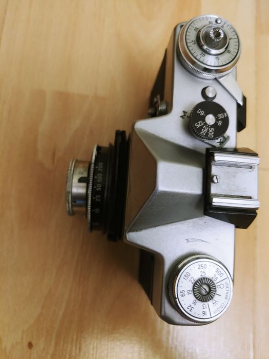 Фотоаппарат Зенит В нерабочий для фона