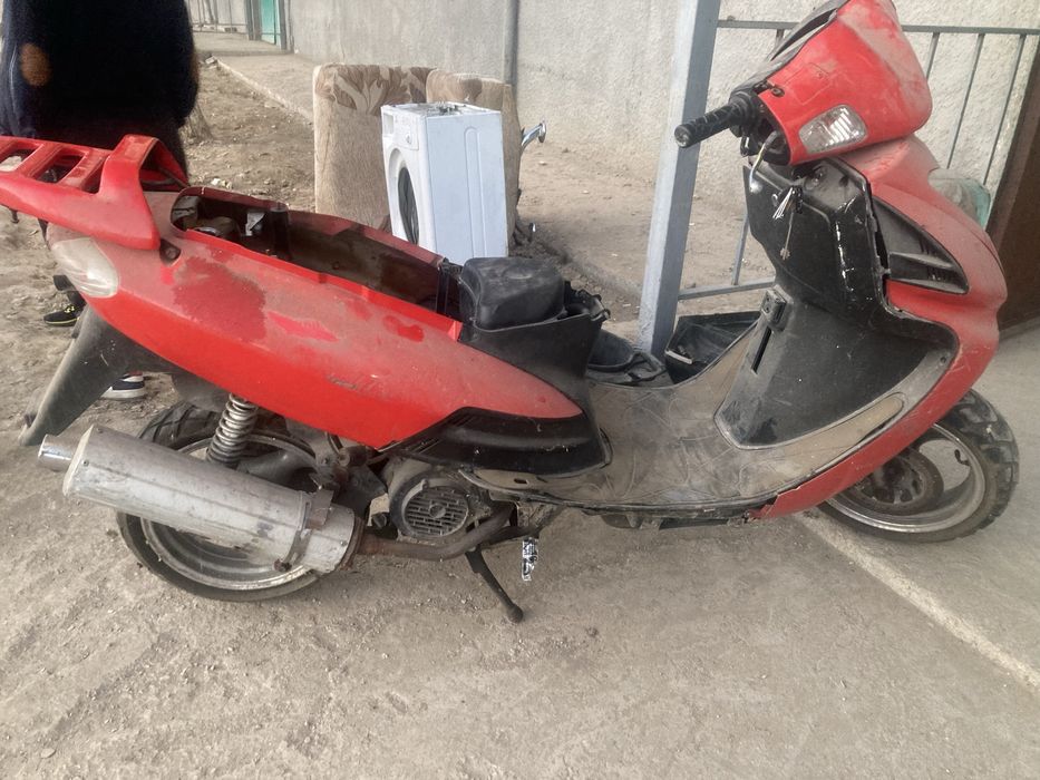 Продам мопед  рейсер 150 срочно