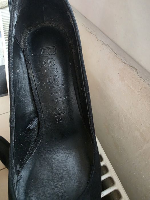 Pantofi stiletto Bershka negri