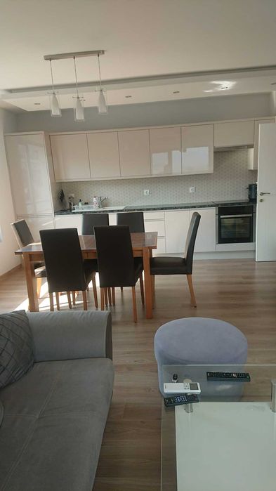 Тристаен апартамент в Остромила