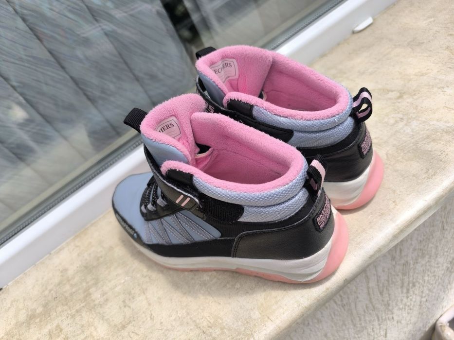 Боти adidas и skechers