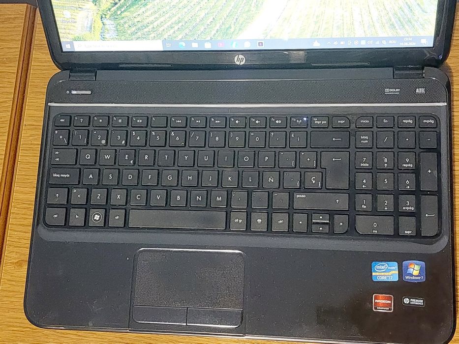 Laptop HP i7 3612QM 2,1/3,1Ghz, 8GB, 256GB, Radeon HD 7670M 1GB, Win 10 Office 2024