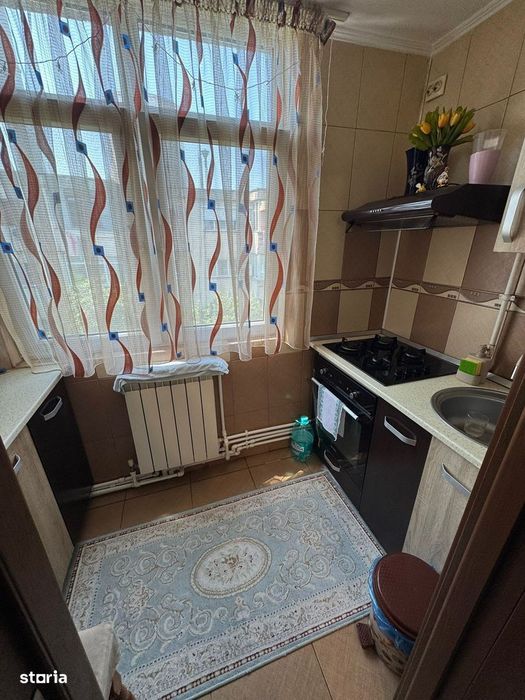 Apartament 2 camere(transformat in 3)decomandat-zona Anda