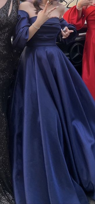 вечернее платье.