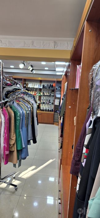 Мебель для магазина в хорошем состоянии