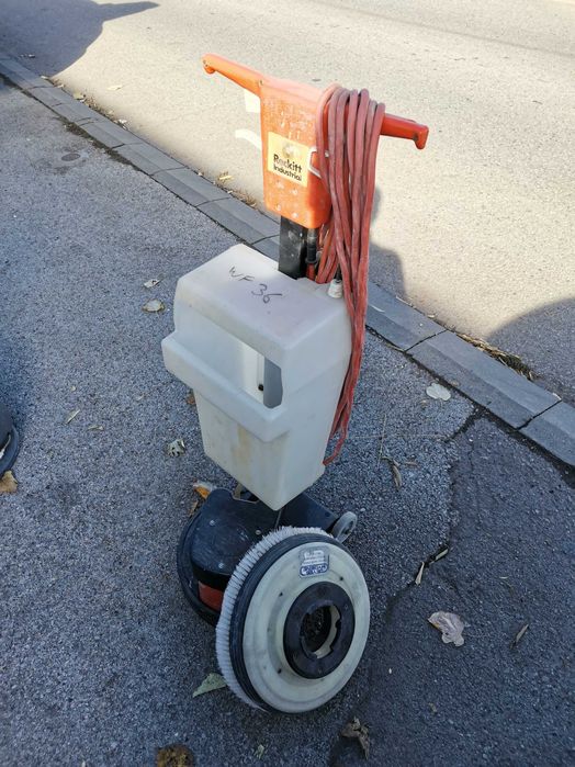 Подопочистващи машини