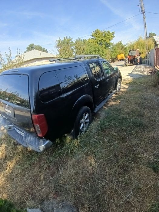 Vând Nisan Navara