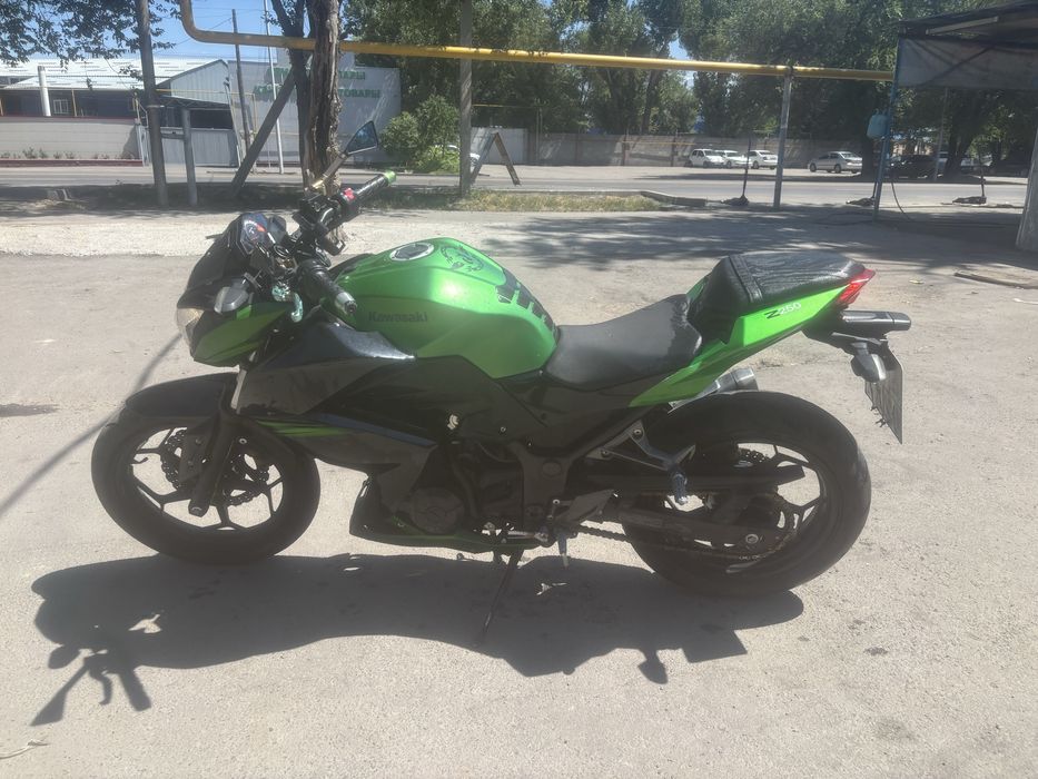 Kawazaki z250 зеленый