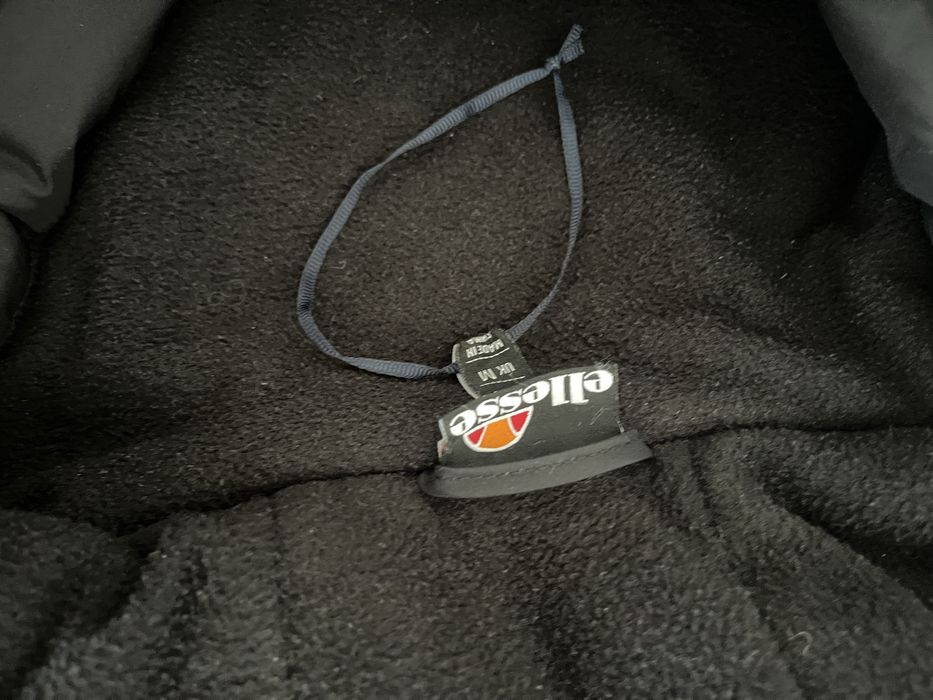 Ellesse яке, М размер