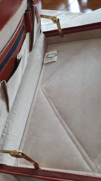 Vind diplomat piele maro roscat, dama