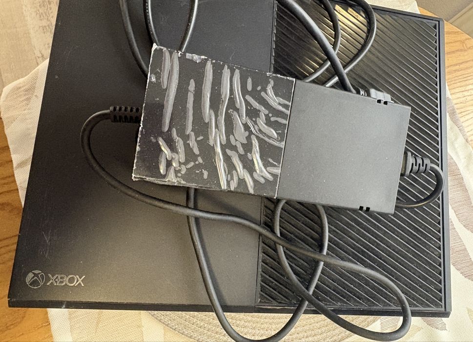 Vând Xbox One  Gaming