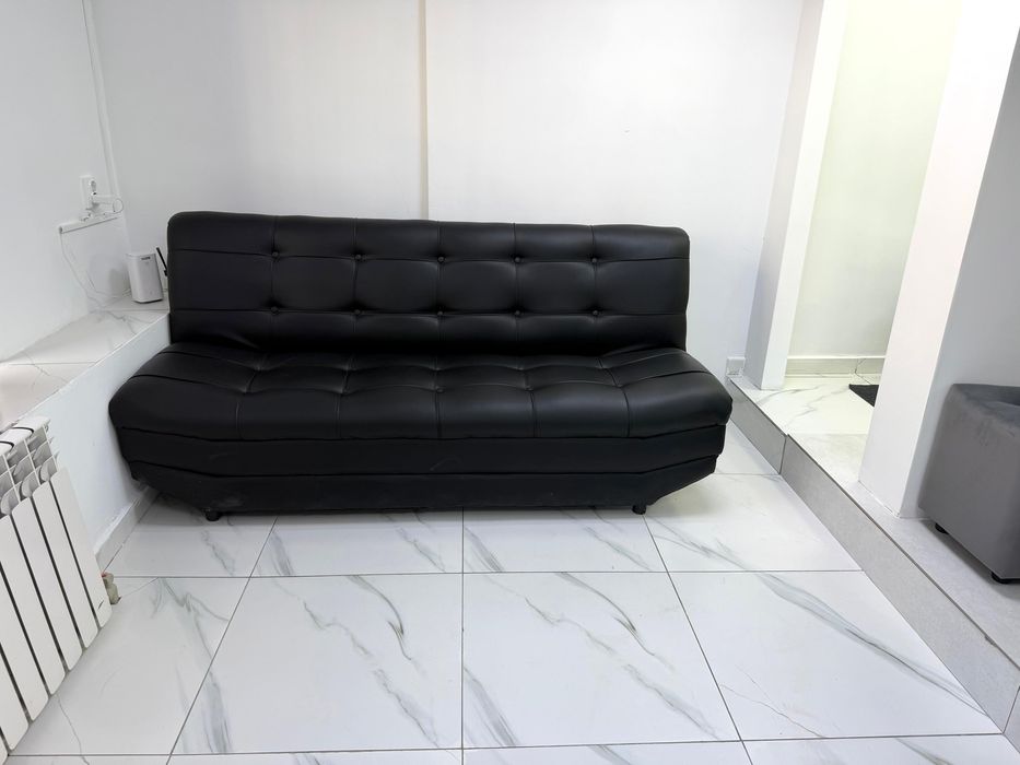 Продам диван и зеркало