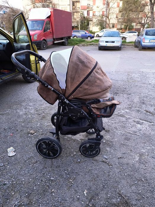 Комбинирана количка в много добро състояние!