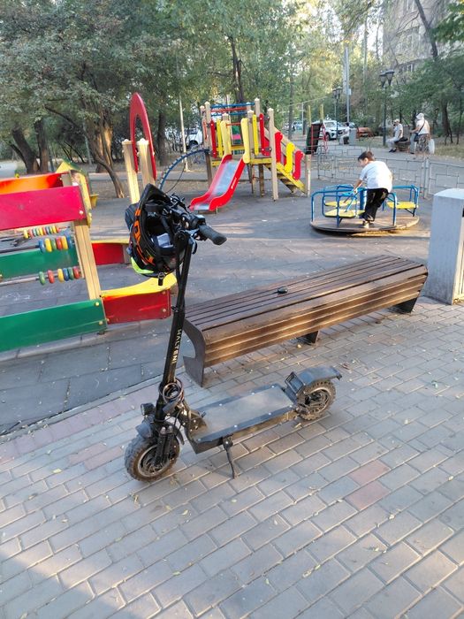 Продам электро самокат Halton Rs 03 v1