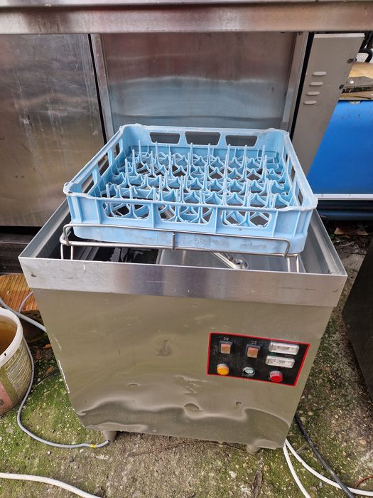 Mașina spălat vase stare buna, ciclu scurt,  la 380v