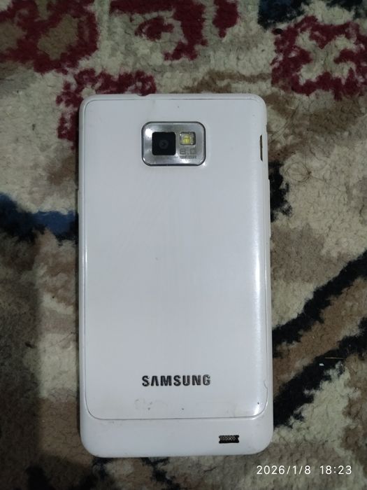 Samsung galaxy s2 sotiladi.