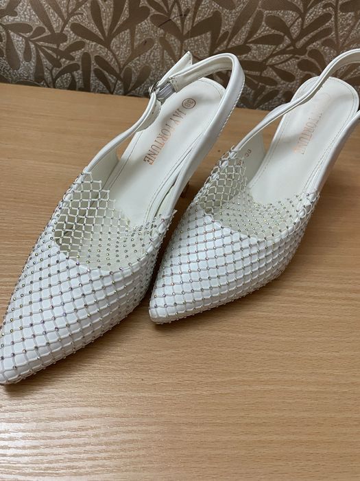 Туфли белые вечерные