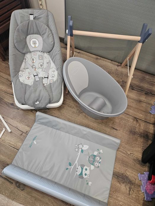Шезлонг с вибрация, ваничка Shnuggle, повивалник и дървена арка за активна гимнастика.
