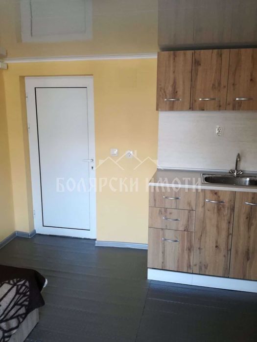 Дава се под наем Едностаен апартамент в Велико Търново, Център - 20 кв.м за 102 € - Снимка #4