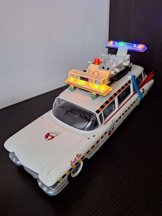 Playmobil vehicule Ghostbusters cu lumini și sunete.